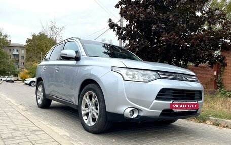 Mitsubishi Outlander III рестайлинг 3, 2012 год, 1 590 000 рублей, 7 фотография