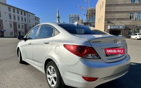 Hyundai Solaris II рестайлинг, 2012 год, 800 000 рублей, 6 фотография