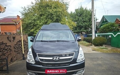 Hyundai Grand Starex Grand Starex I рестайлинг 2, 2015 год, 3 500 000 рублей, 2 фотография