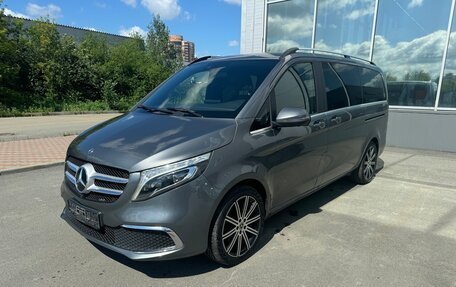 Mercedes-Benz V-Класс, 2019 год, 6 250 000 рублей, 3 фотография