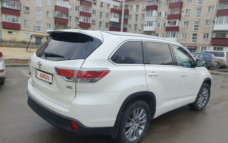 Toyota Highlander III, 2014 год, 3 050 000 рублей, 10 фотография