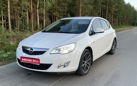 Opel Astra J, 2012 год, 1 150 000 рублей, 1 фотография