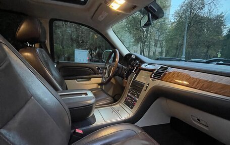 Cadillac Escalade III, 2013 год, 2 800 000 рублей, 12 фотография