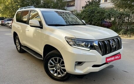 Toyota Land Cruiser Prado 150 рестайлинг 2, 2018 год, 5 790 000 рублей, 2 фотография