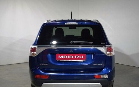 Mitsubishi Outlander III рестайлинг 3, 2014 год, 1 747 000 рублей, 8 фотография