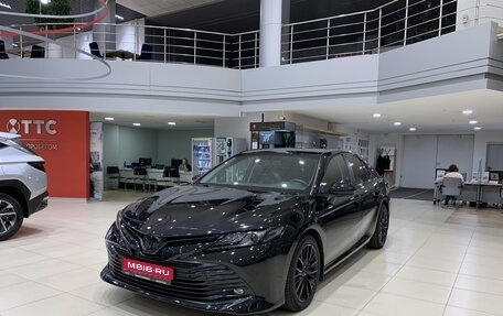 Toyota Camry, 2018 год, 2 600 000 рублей, 1 фотография