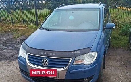 Volkswagen Touran III, 2008 год, 800 000 рублей, 2 фотография