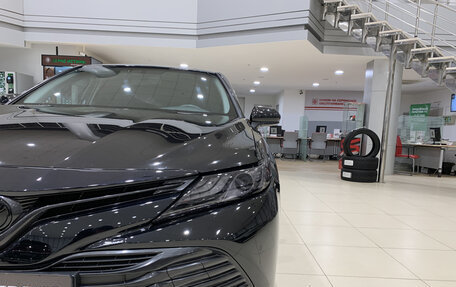 Toyota Camry, 2018 год, 2 600 000 рублей, 17 фотография