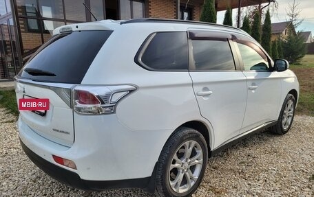 Mitsubishi Outlander III рестайлинг 3, 2013 год, 1 720 000 рублей, 10 фотография