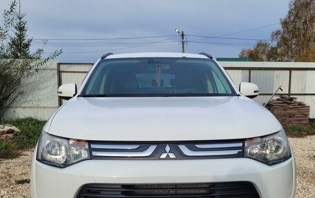 Mitsubishi Outlander III рестайлинг 3, 2013 год, 1 720 000 рублей, 13 фотография