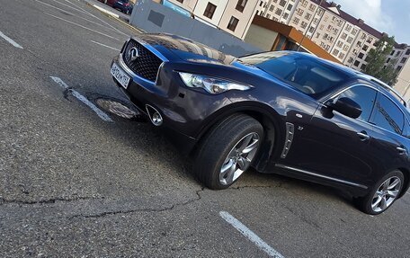 Infiniti QX70, 2015 год, 2 350 000 рублей, 7 фотография