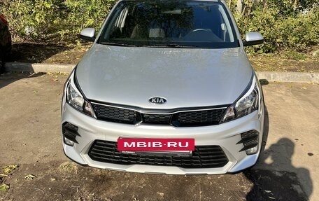 KIA Rio IV, 2021 год, 1 350 000 рублей, 3 фотография