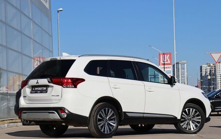 Mitsubishi Outlander III рестайлинг 3, 2019 год, 2 650 000 рублей, 5 фотография