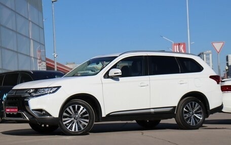 Mitsubishi Outlander III рестайлинг 3, 2019 год, 2 650 000 рублей, 1 фотография