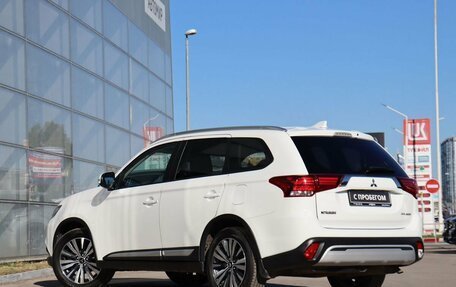 Mitsubishi Outlander III рестайлинг 3, 2019 год, 2 650 000 рублей, 7 фотография