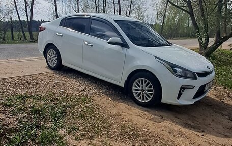 KIA Rio IV, 2018 год, 1 275 000 рублей, 2 фотография