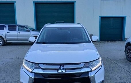 Mitsubishi Outlander III рестайлинг 3, 2018 год, 2 350 000 рублей, 1 фотография