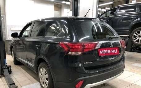 Mitsubishi Outlander III рестайлинг 3, 2016 год, 1 590 000 рублей, 6 фотография