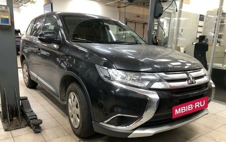 Mitsubishi Outlander III рестайлинг 3, 2016 год, 1 590 000 рублей, 3 фотография