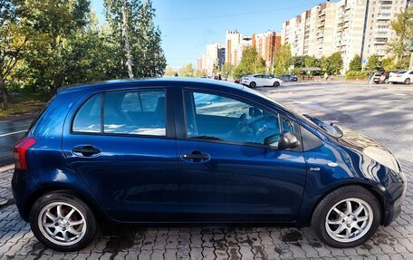 Toyota Yaris III рестайлинг, 2008 год, 530 000 рублей, 2 фотография