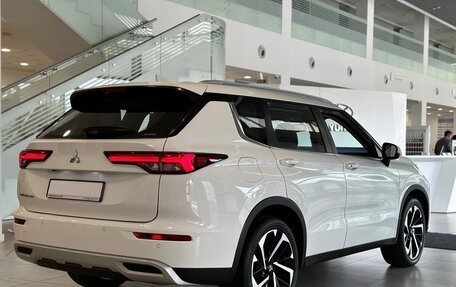 Mitsubishi Outlander, 2023 год, 4 690 000 рублей, 4 фотография