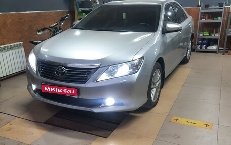 Toyota Camry, 2013 год, 2 100 000 рублей, 1 фотография