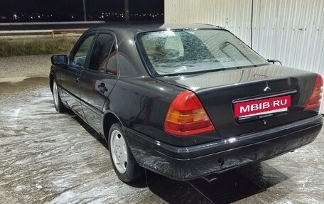 Mercedes-Benz C-Класс, 1995 год, 175 000 рублей, 4 фотография