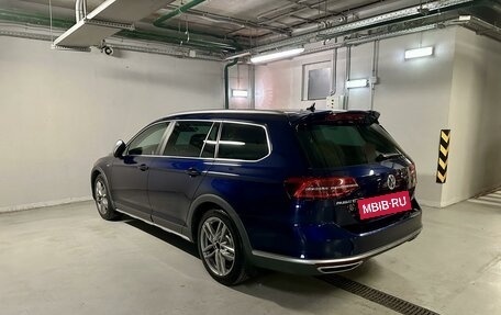 Volkswagen Passat B8 рестайлинг, 2018 год, 3 460 000 рублей, 5 фотография