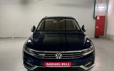 Volkswagen Passat B8 рестайлинг, 2018 год, 3 460 000 рублей, 3 фотография