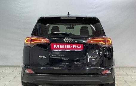 Toyota RAV4, 2018 год, 2 645 000 рублей, 6 фотография