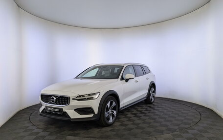 Volvo V60 Cross Country II, 2021 год, 4 850 000 рублей, 1 фотография