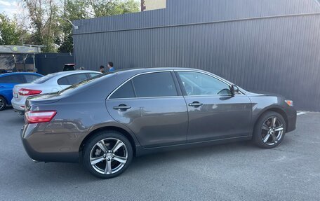 Toyota Camry, 2011 год, 1 720 000 рублей, 2 фотография