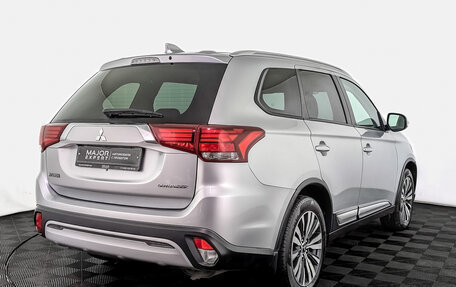 Mitsubishi Outlander III рестайлинг 3, 2019 год, 2 350 000 рублей, 5 фотография