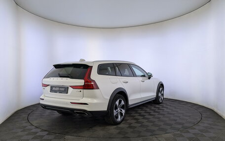 Volvo V60 Cross Country II, 2021 год, 4 850 000 рублей, 5 фотография