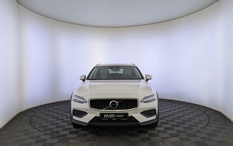 Volvo V60 Cross Country II, 2021 год, 4 850 000 рублей, 2 фотография