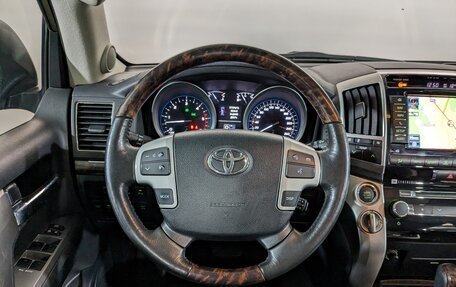 Toyota Land Cruiser 200, 2015 год, 6 000 000 рублей, 29 фотография