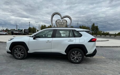 Toyota RAV4, 2024 год, 4 800 000 рублей, 4 фотография