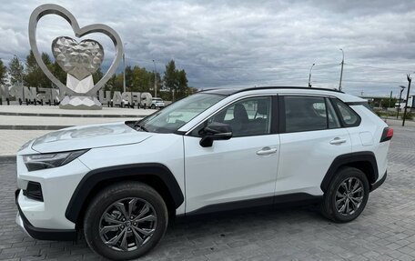 Toyota RAV4, 2024 год, 4 800 000 рублей, 3 фотография