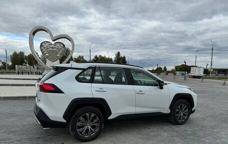 Toyota RAV4, 2024 год, 4 800 000 рублей, 8 фотография