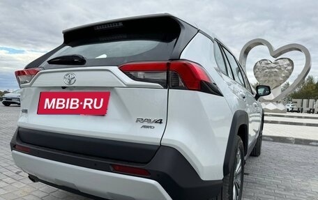 Toyota RAV4, 2024 год, 4 800 000 рублей, 7 фотография