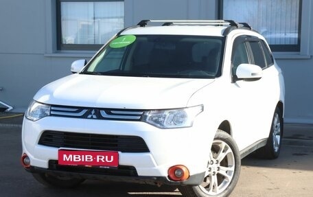 Mitsubishi Outlander III рестайлинг 3, 2013 год, 1 350 000 рублей, 1 фотография