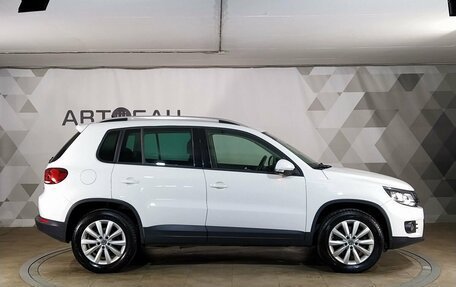 Volkswagen Tiguan I, 2016 год, 2 199 000 рублей, 6 фотография