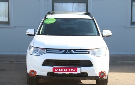 Mitsubishi Outlander III рестайлинг 3, 2013 год, 1 350 000 рублей, 2 фотография