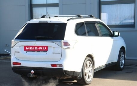 Mitsubishi Outlander III рестайлинг 3, 2013 год, 1 350 000 рублей, 5 фотография