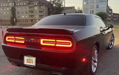 Dodge Challenger III рестайлинг 2, 2021 год, 4 350 000 рублей, 15 фотография