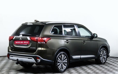 Mitsubishi Outlander III рестайлинг 3, 2018 год, 2 497 000 рублей, 5 фотография