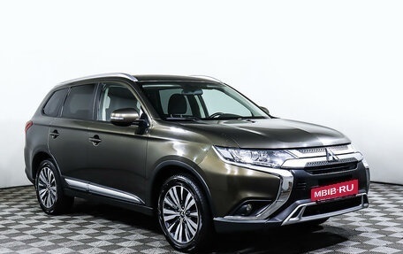 Mitsubishi Outlander III рестайлинг 3, 2018 год, 2 497 000 рублей, 3 фотография