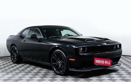 Dodge Challenger III рестайлинг 2, 2017 год, 3 398 000 рублей, 3 фотография