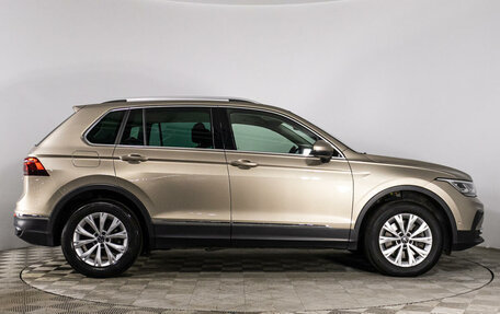 Volkswagen Tiguan II, 2021 год, 3 799 444 рублей, 4 фотография