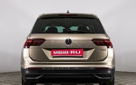 Volkswagen Tiguan II, 2021 год, 3 799 444 рублей, 6 фотография